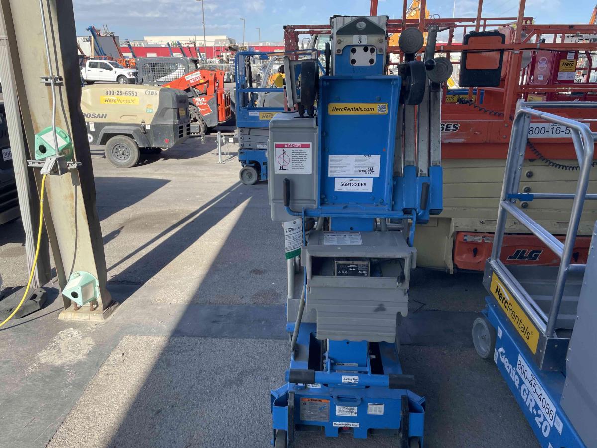 2013 Genie AWP-30S