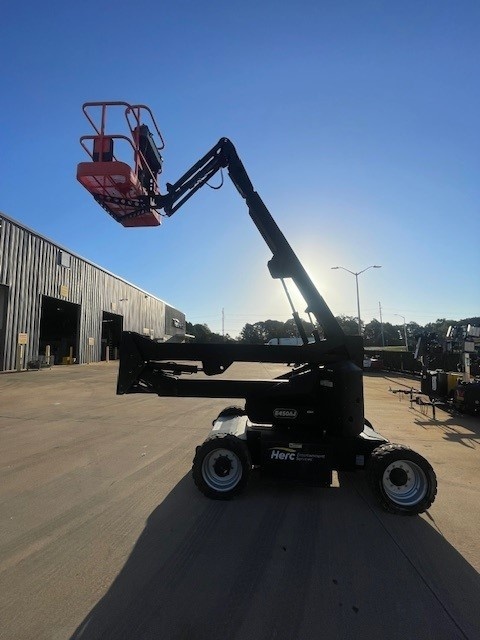 2015 JLG E450AJ-4