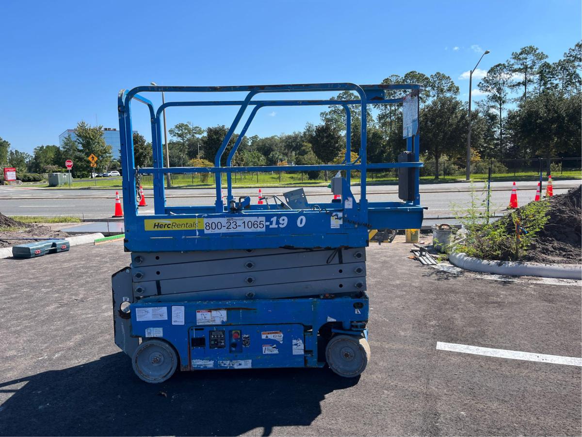 2018 Genie GS-1930