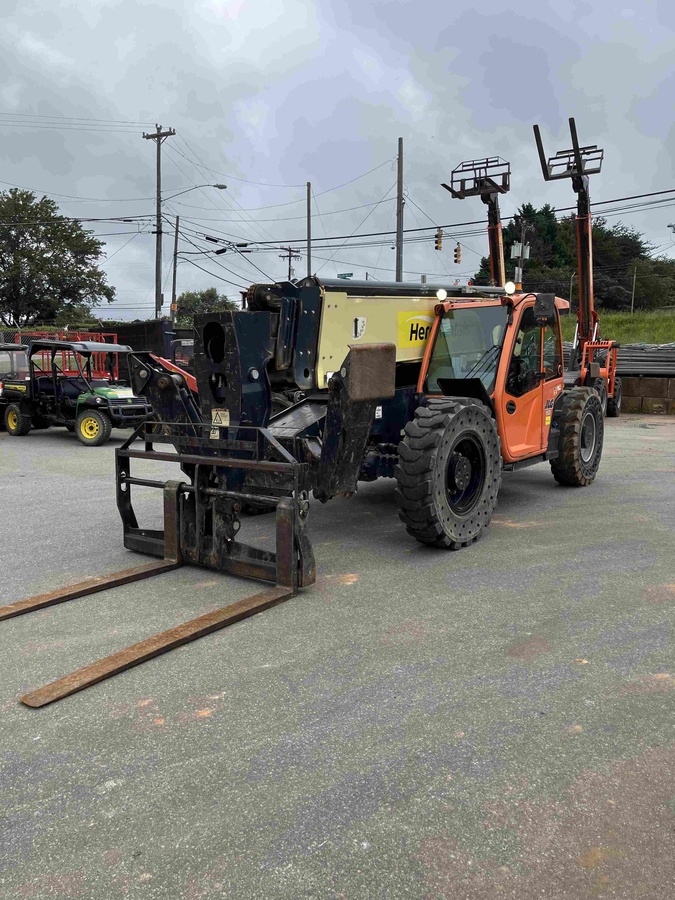 2017 JLG 1255