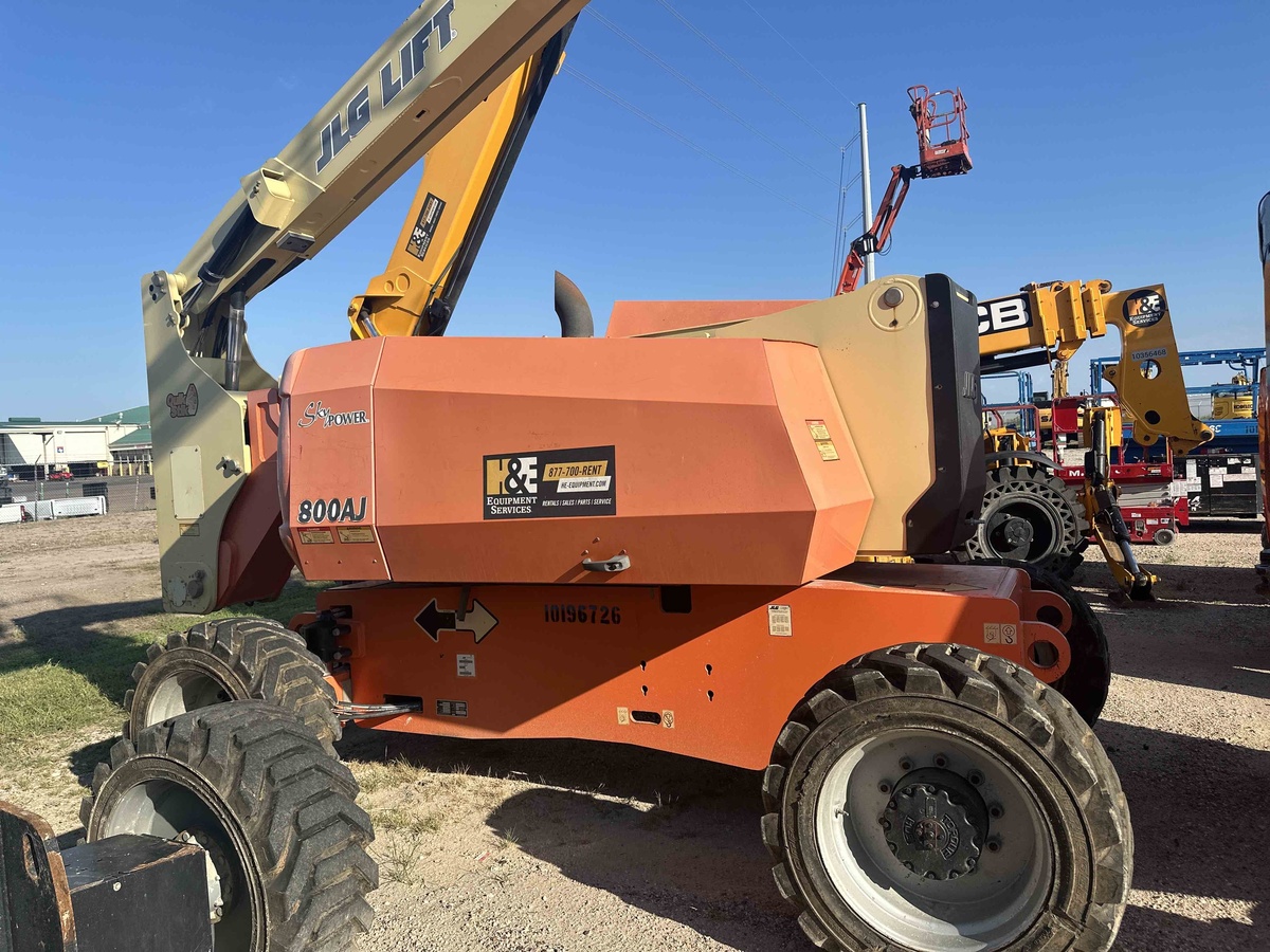 2016 JLG 800AJ