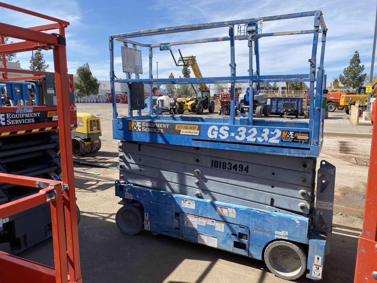 2016 Genie GS-3232