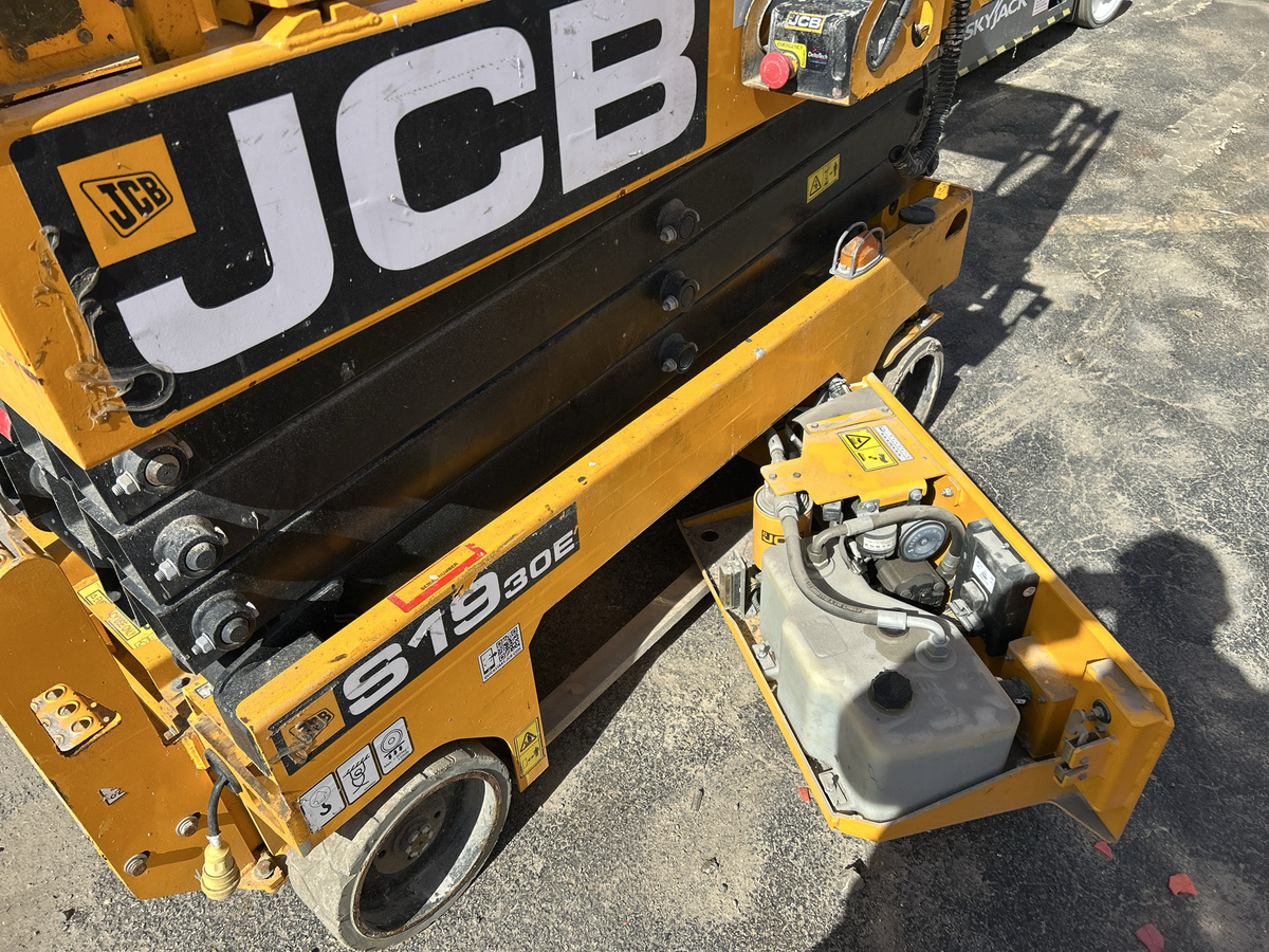 2023 JCB S1930E-11