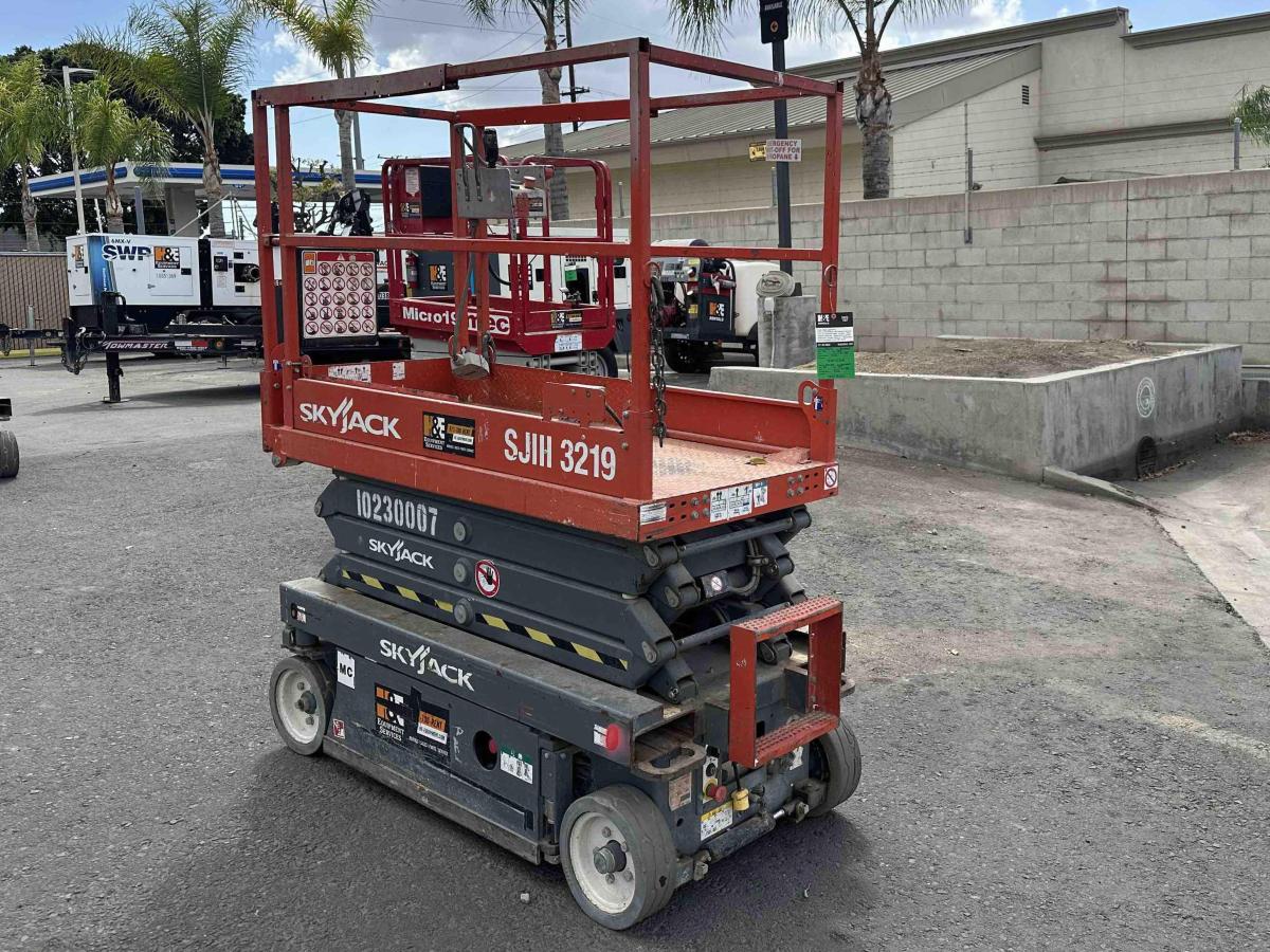 2017 Skyjack SJ3219