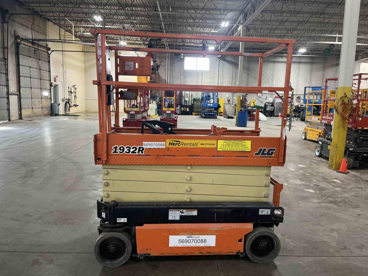 2018 JLG 1932R
