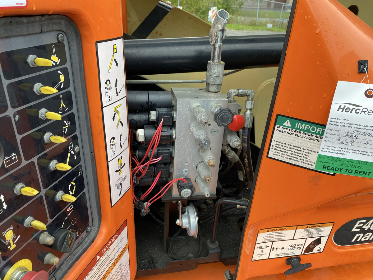 2015 JLG E400AJP-9