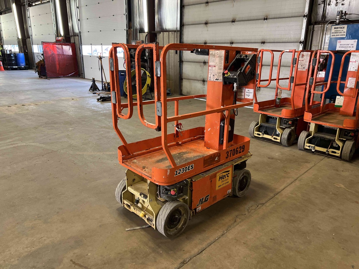 2017 JLG 1230ES-4