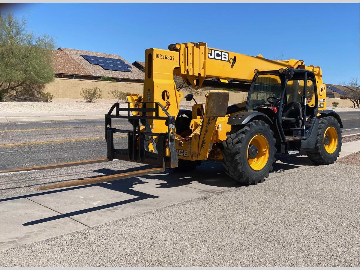 2017 JCB 512-56
