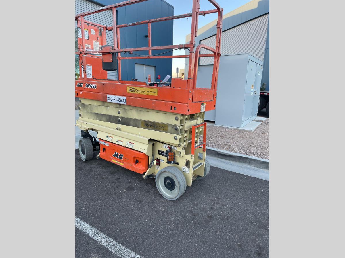 2018 JLG 2632ES