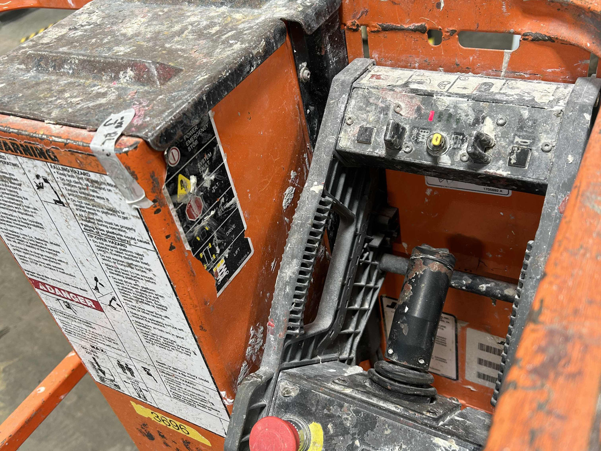 2015 JLG 1230ES-6
