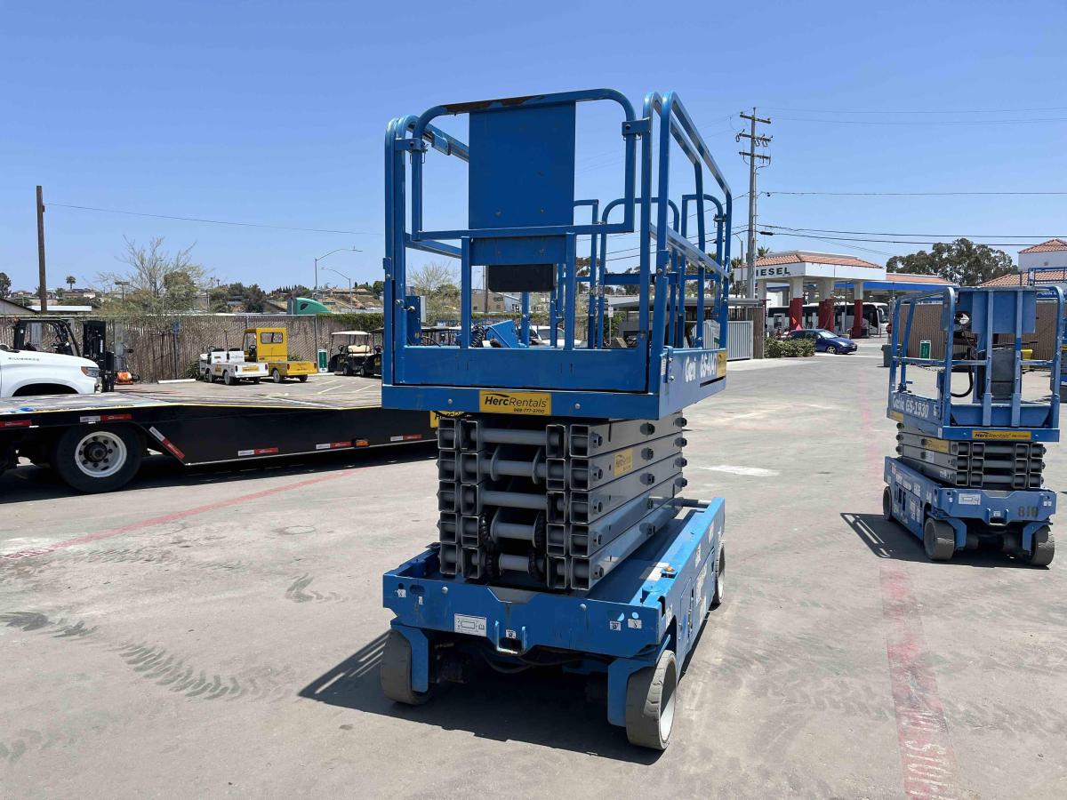 2017 Genie GS-4047
