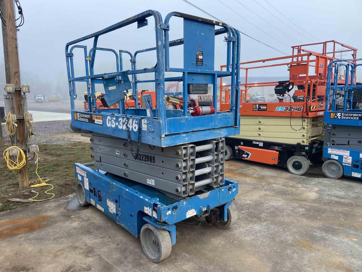 2017 Genie GS-3246