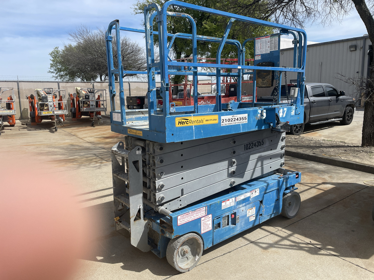 2017 Genie GS-4047-9