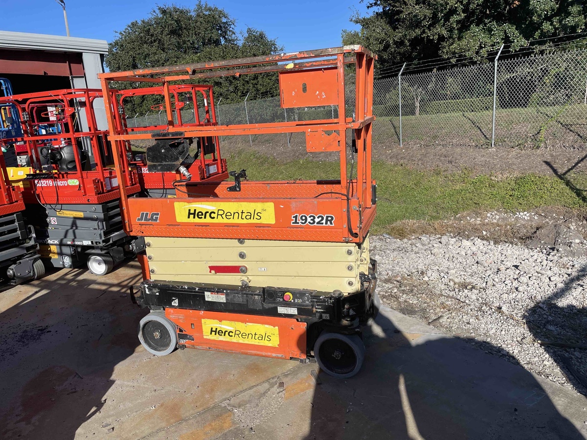 2018 JLG 1932R-2