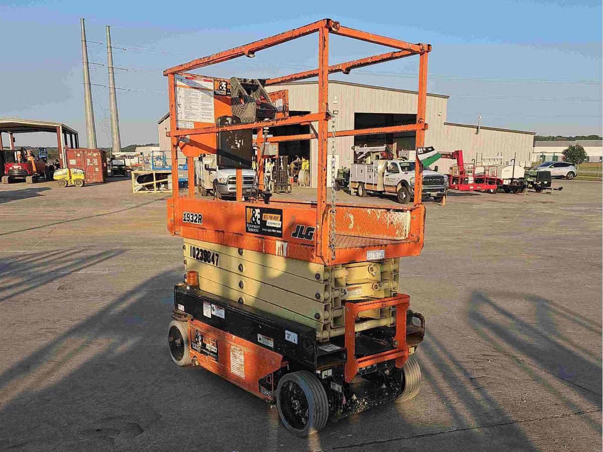 2018 JLG 1932R-4