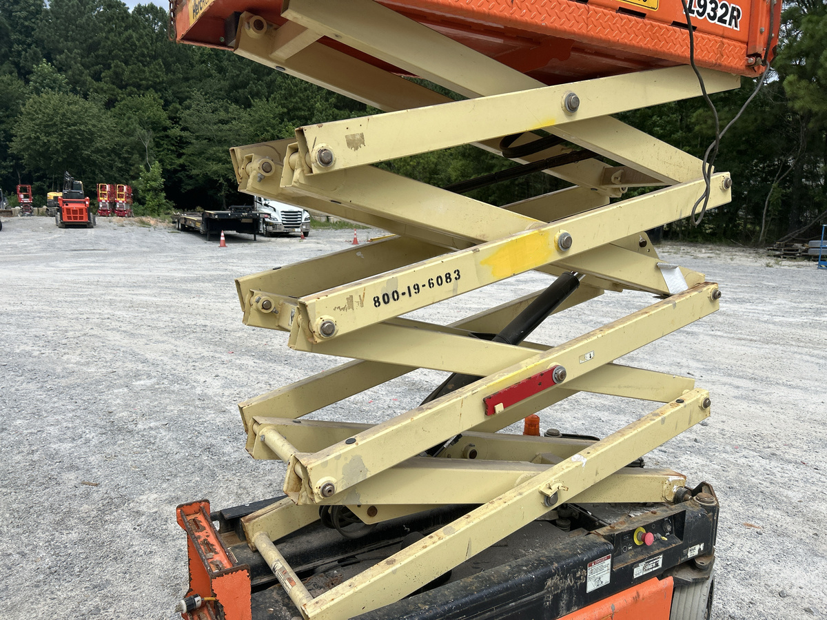 2018 JLG 1932R-11