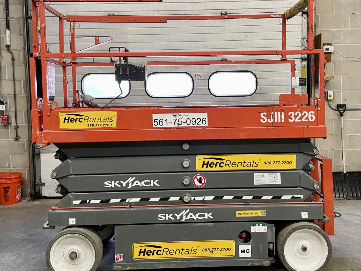 2017 Skyjack SJ3226