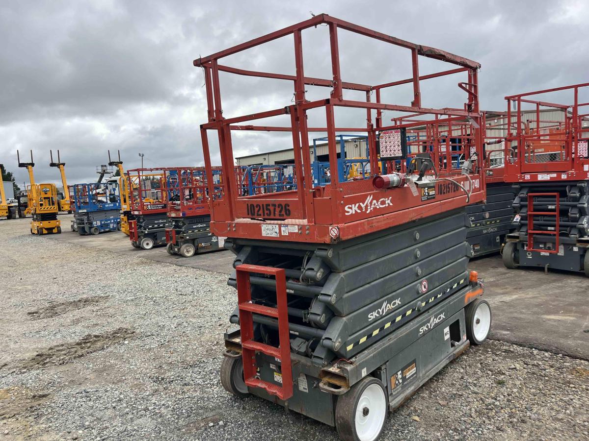 2017 Skyjack SJ4740