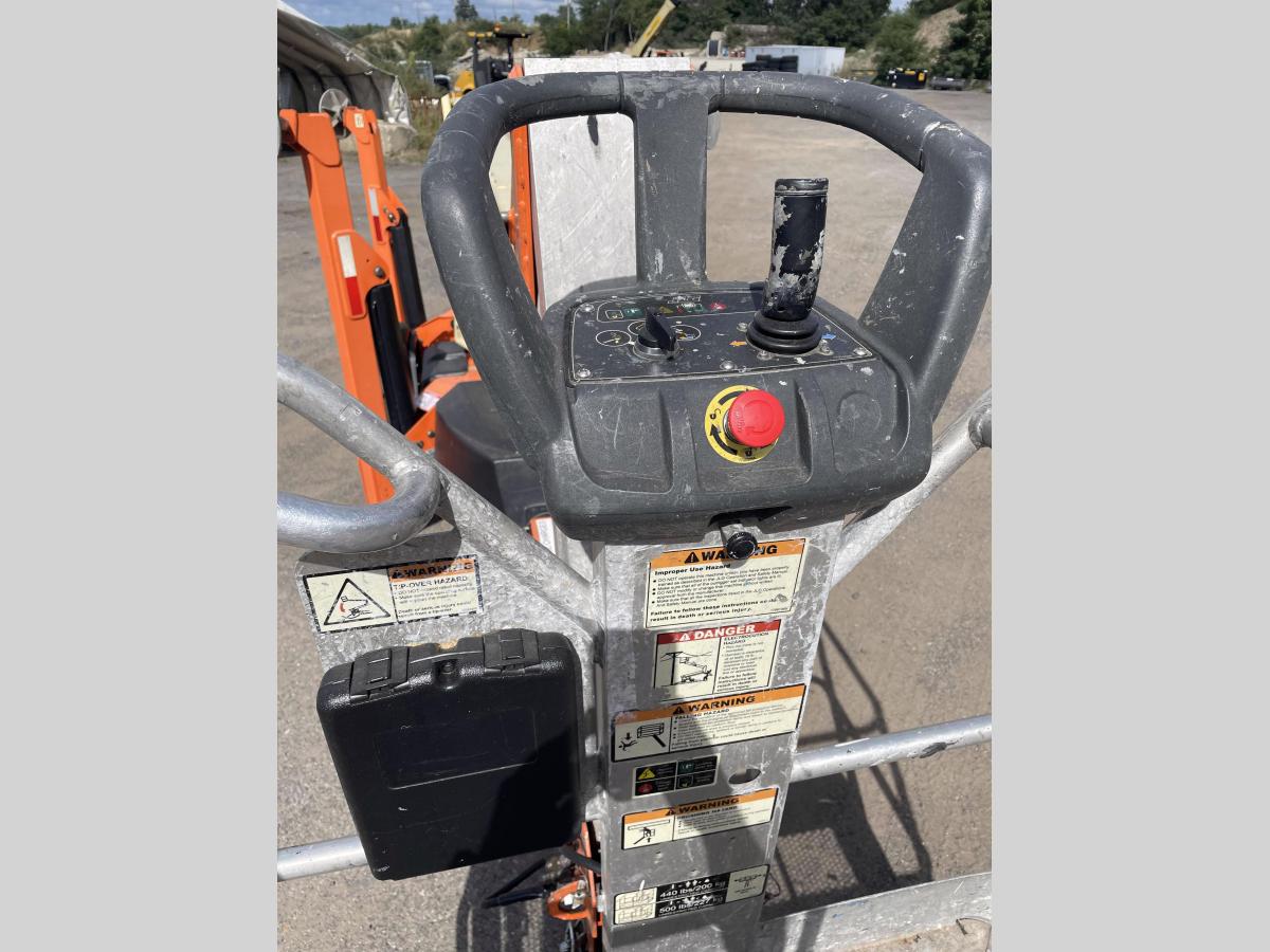 2017 JLG T500J-5