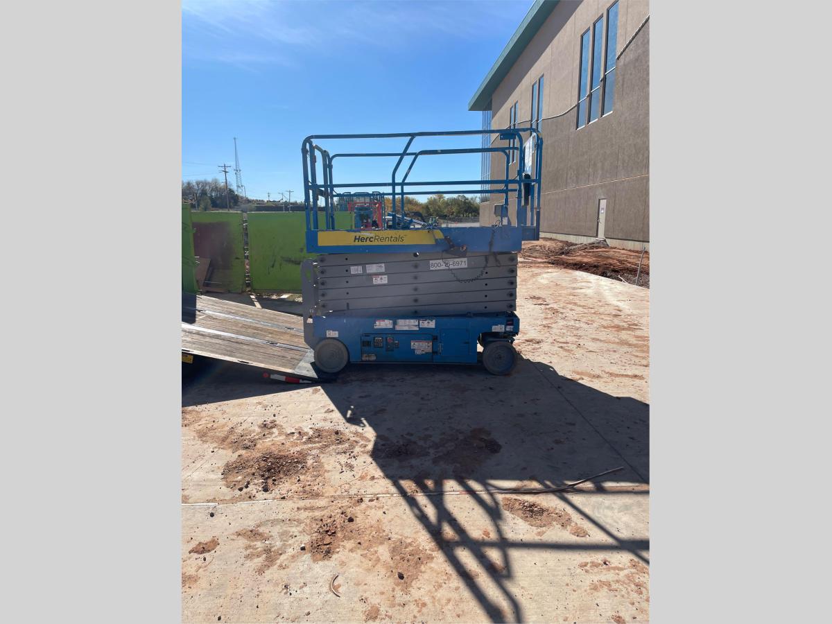 2017 Genie GS-4047
