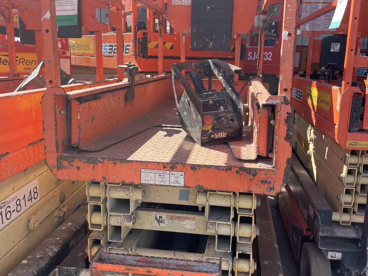 2018 JLG 1932R