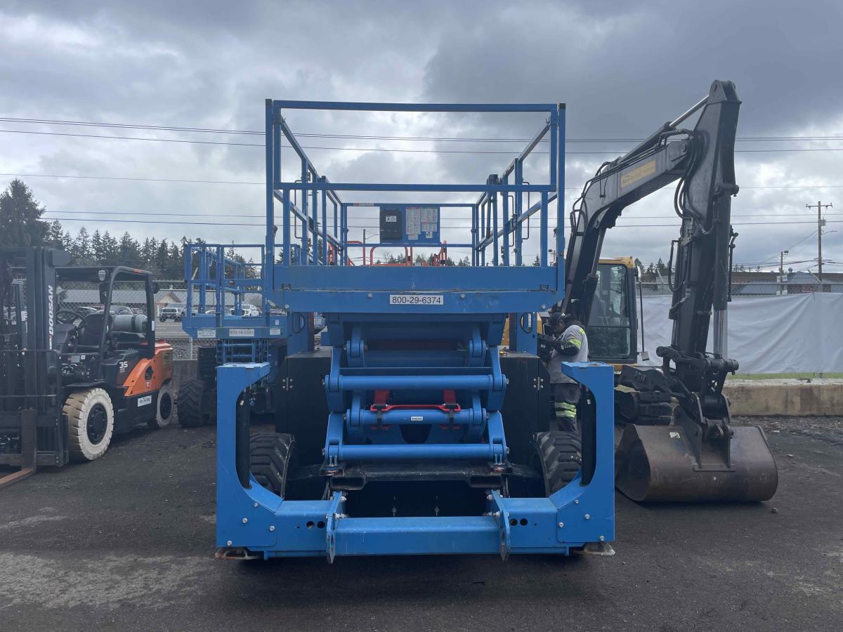 2018 Genie GS-4390 RT-2