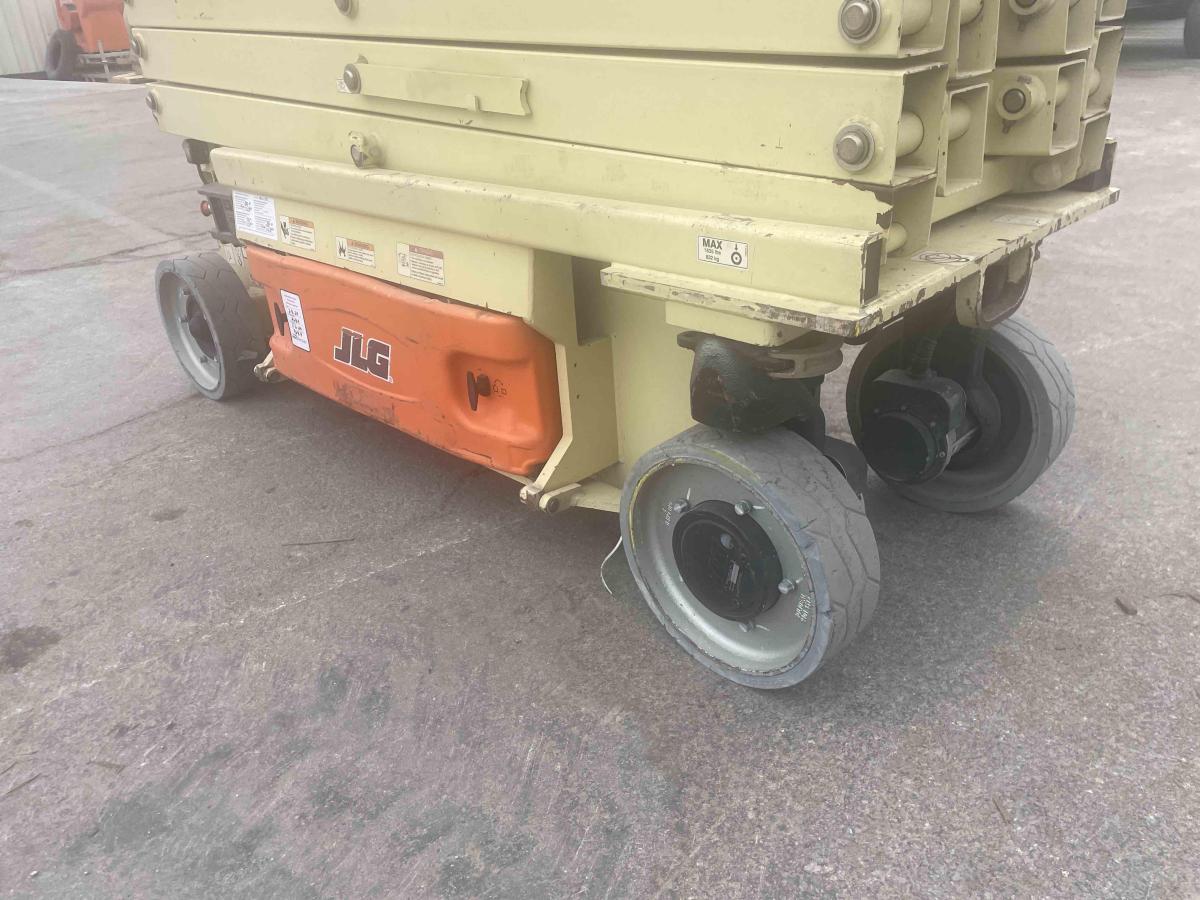 2016 JLG 2632ES