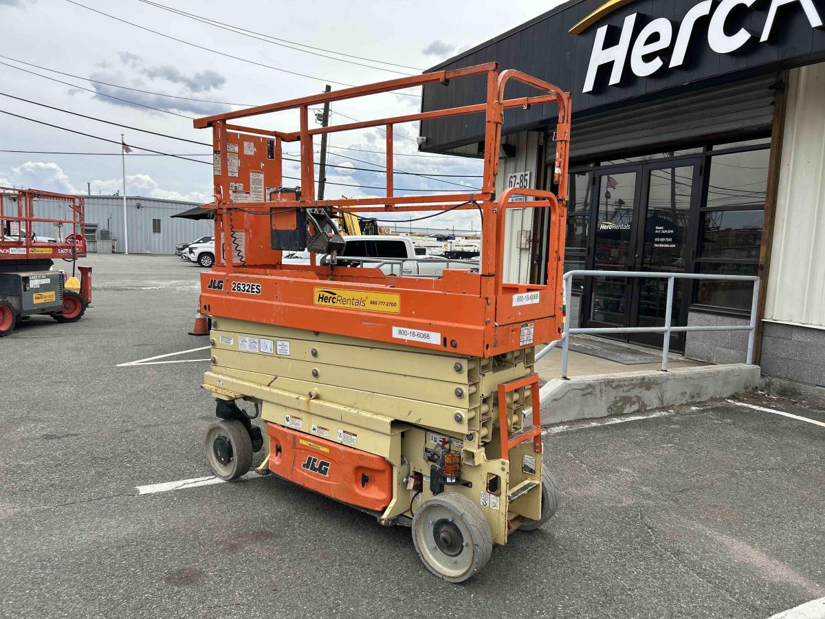2017 JLG 2632ES-2