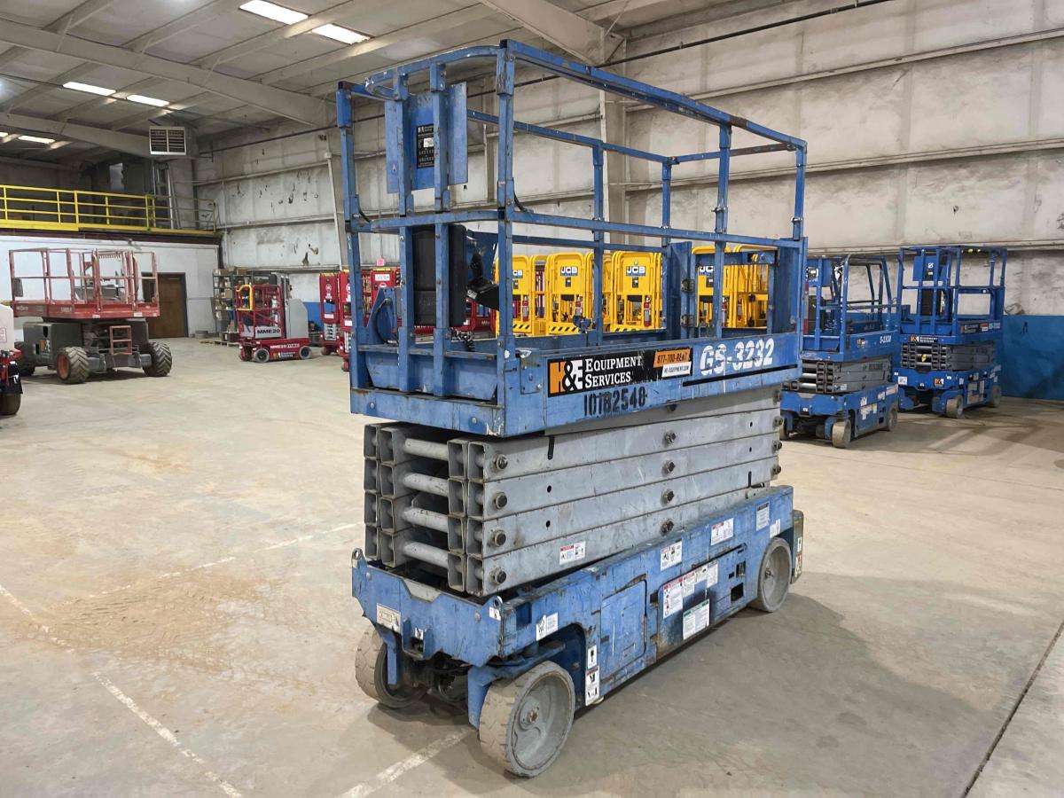 2016 Genie GS-3232