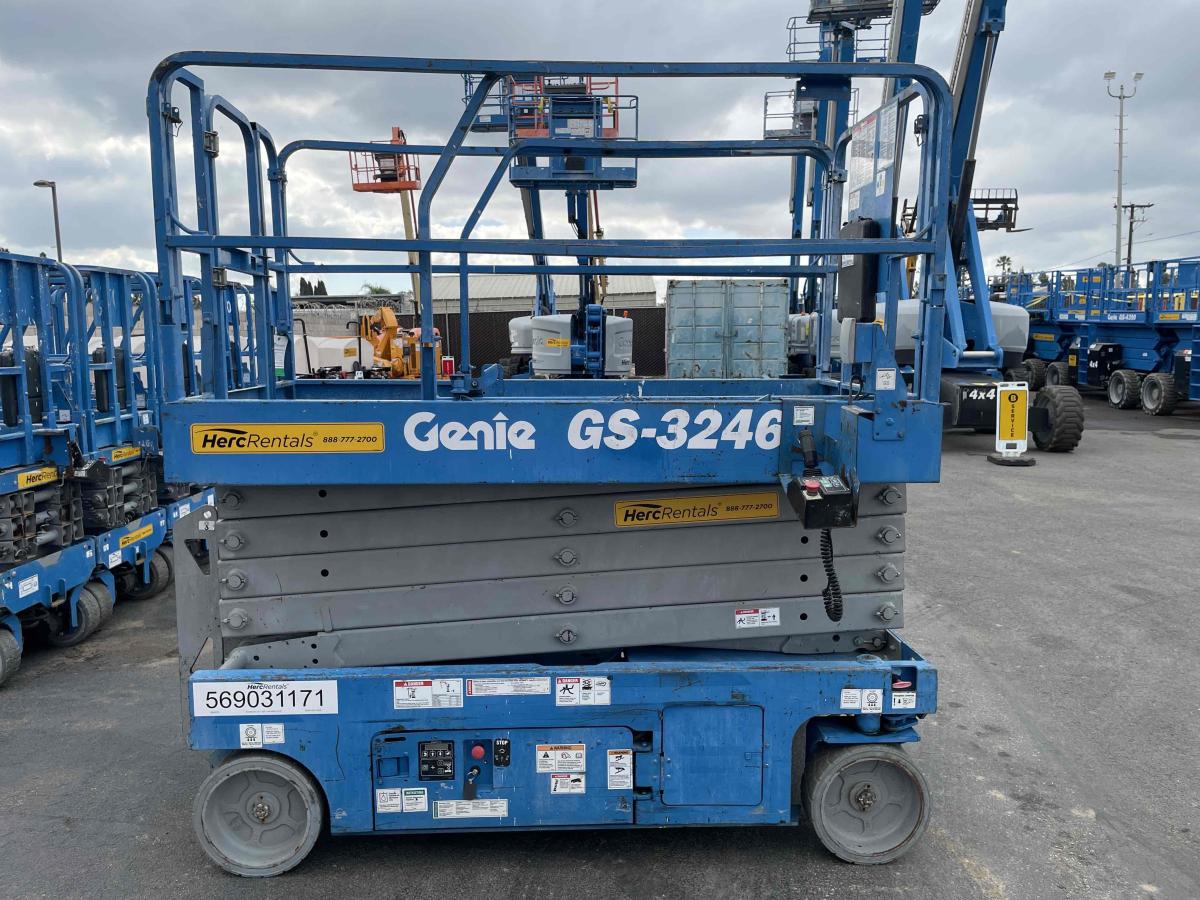 2013 Genie GS-3246