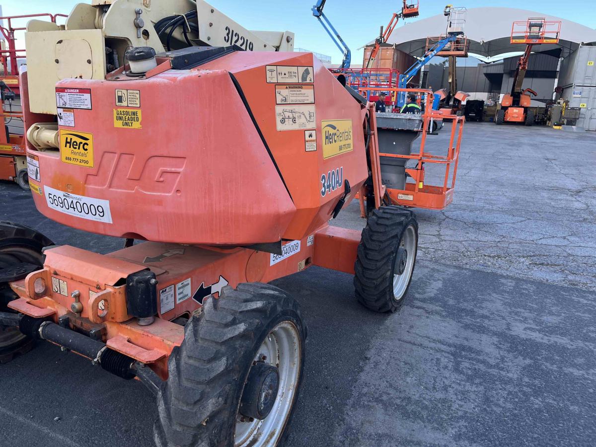 2012 JLG 340AJ