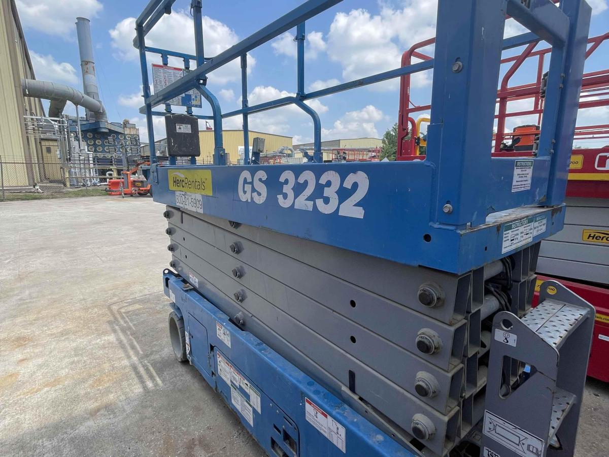 2018 Genie GS-3232-2