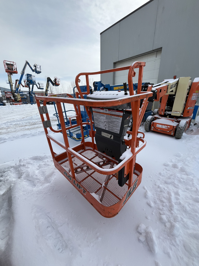 2015 JLG E300AJP