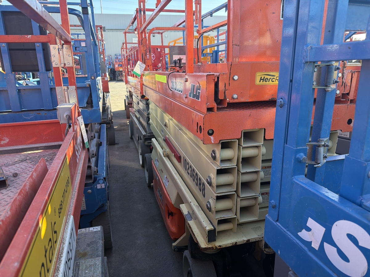 2018 JLG 2632ES
