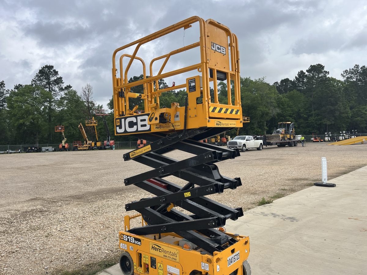 2023 JCB S1930E-13