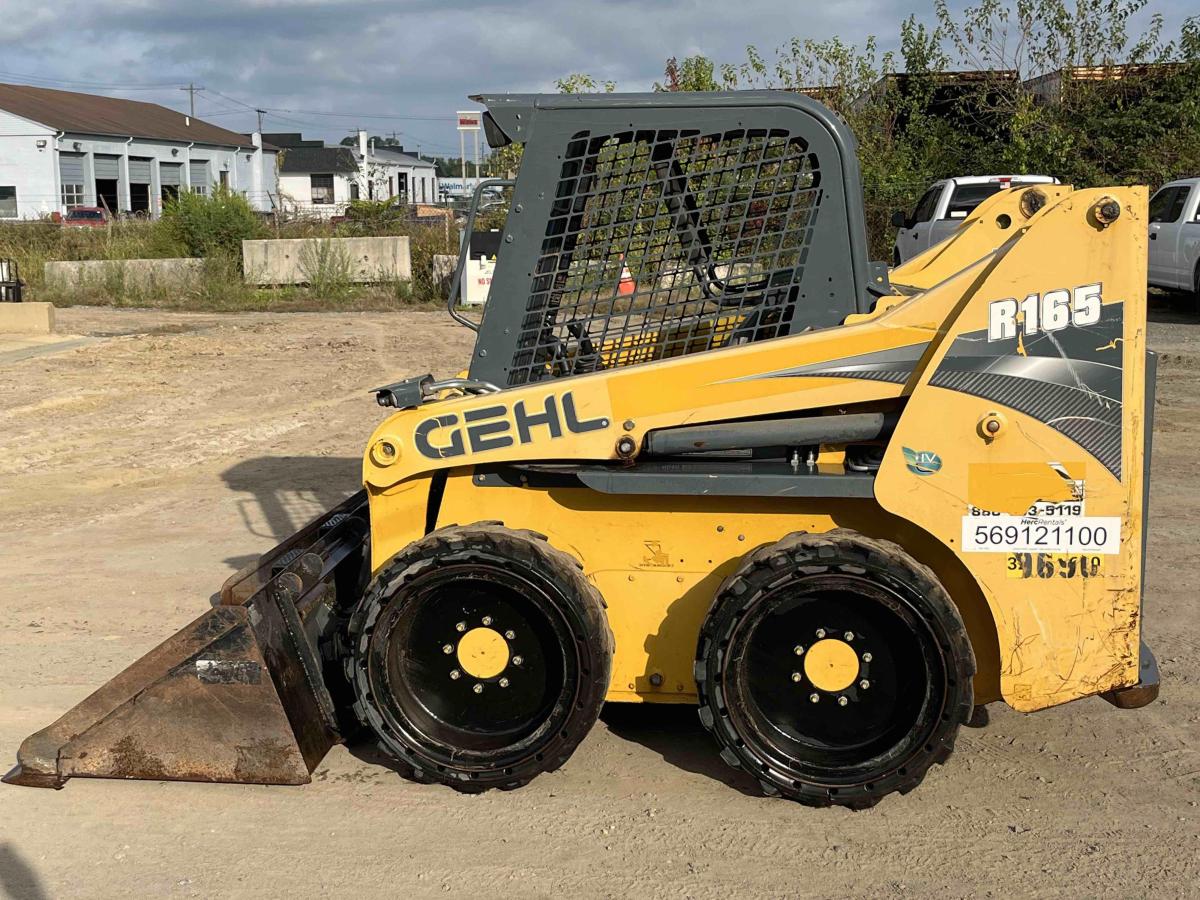 2018 Gehl R165