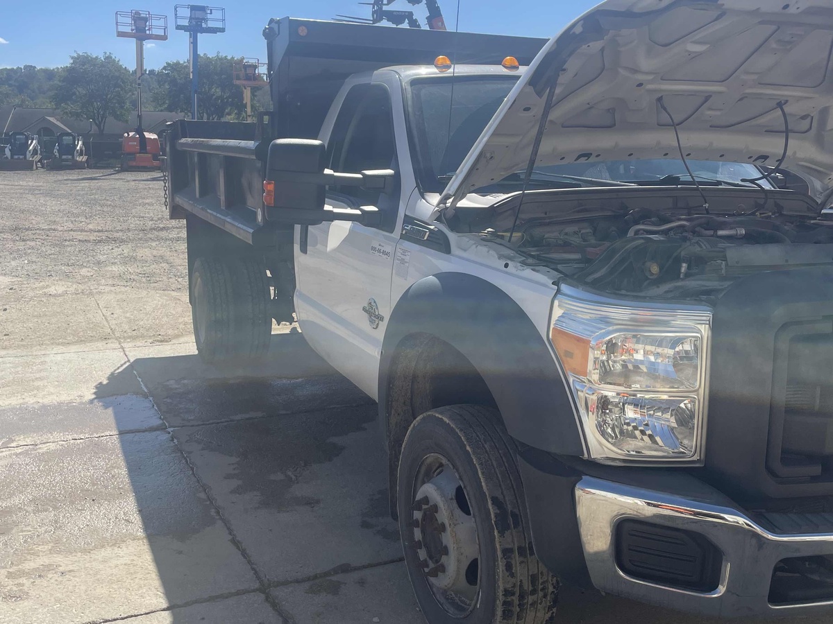 2016 Ford F550-8