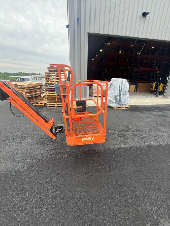 2016 JLG E400AJPN-4