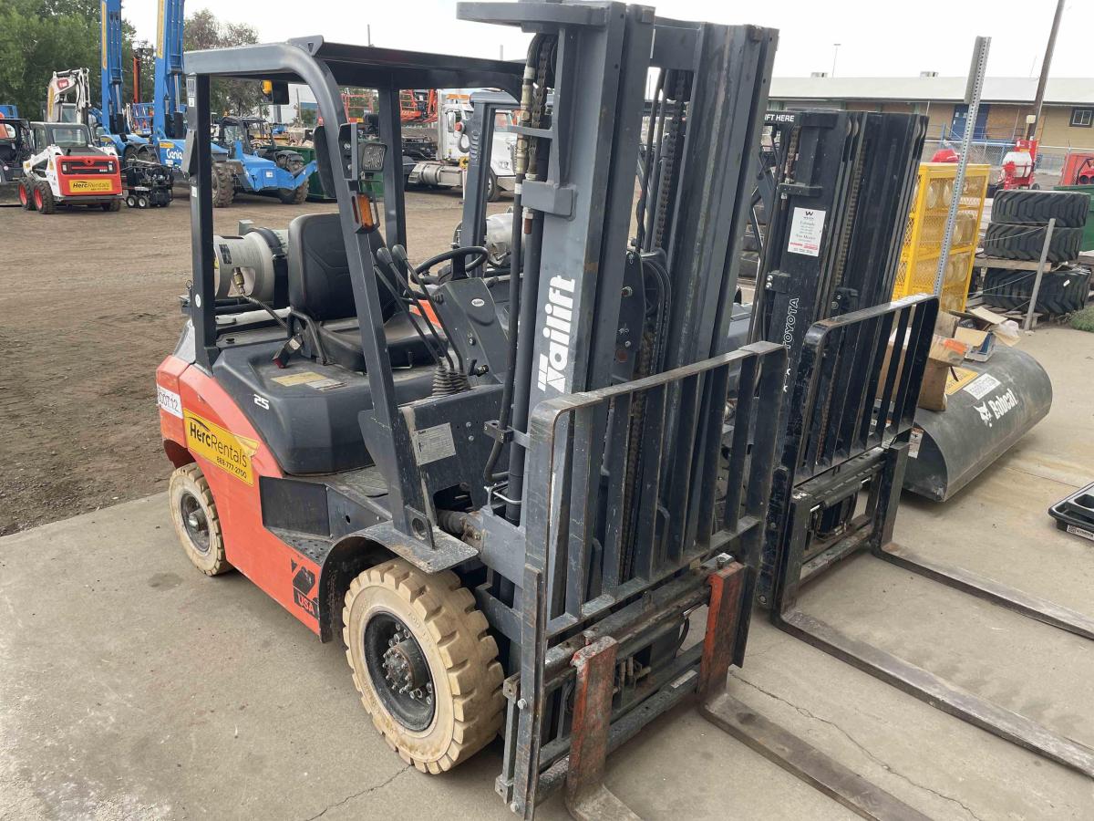 2021 Tailift FG25P