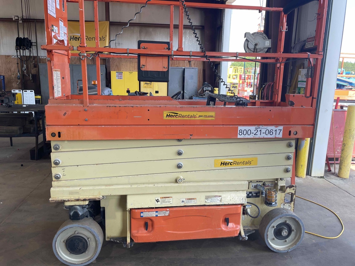 2018 JLG 2632ES-1