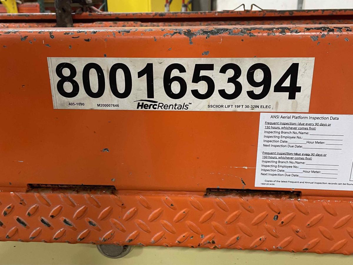 2017 JLG 1932R
