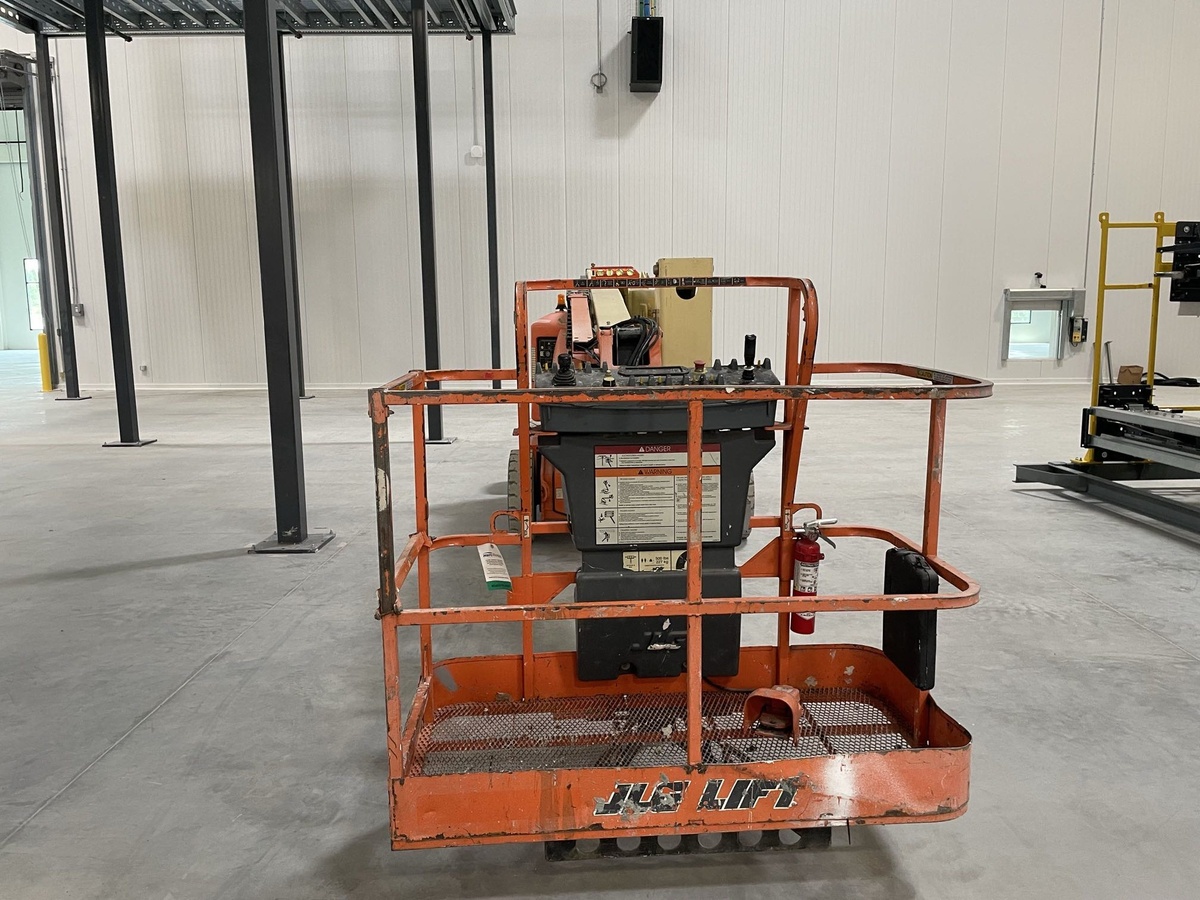 2018 JLG E450AJ-5