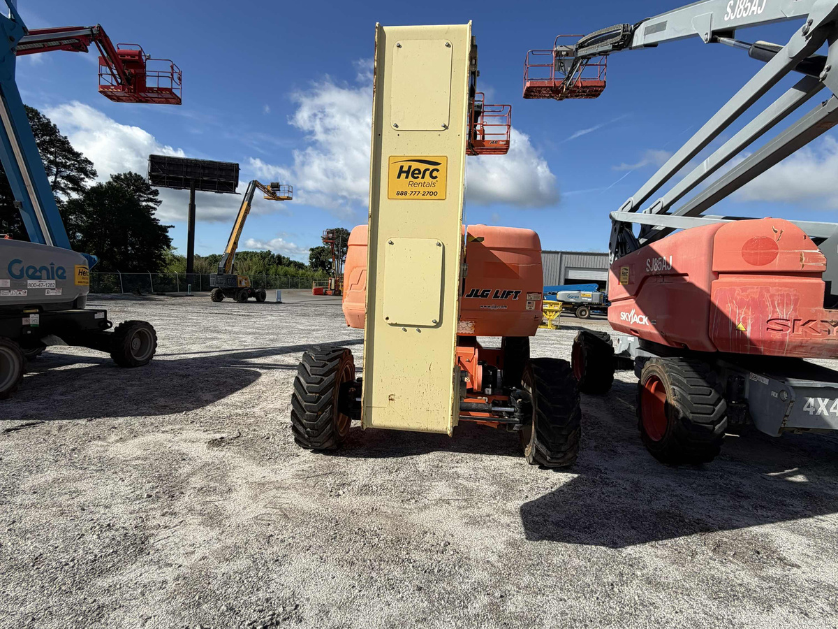 2018 JLG 800AJ-3
