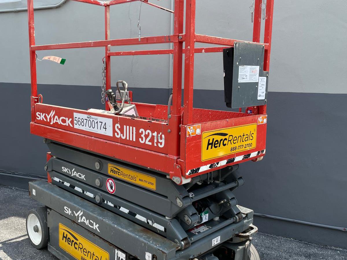 2017 Skyjack SJ3219