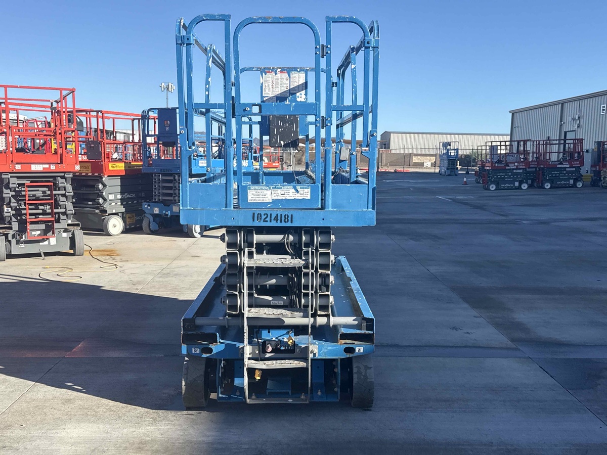 2017 Genie GS-3246-3
