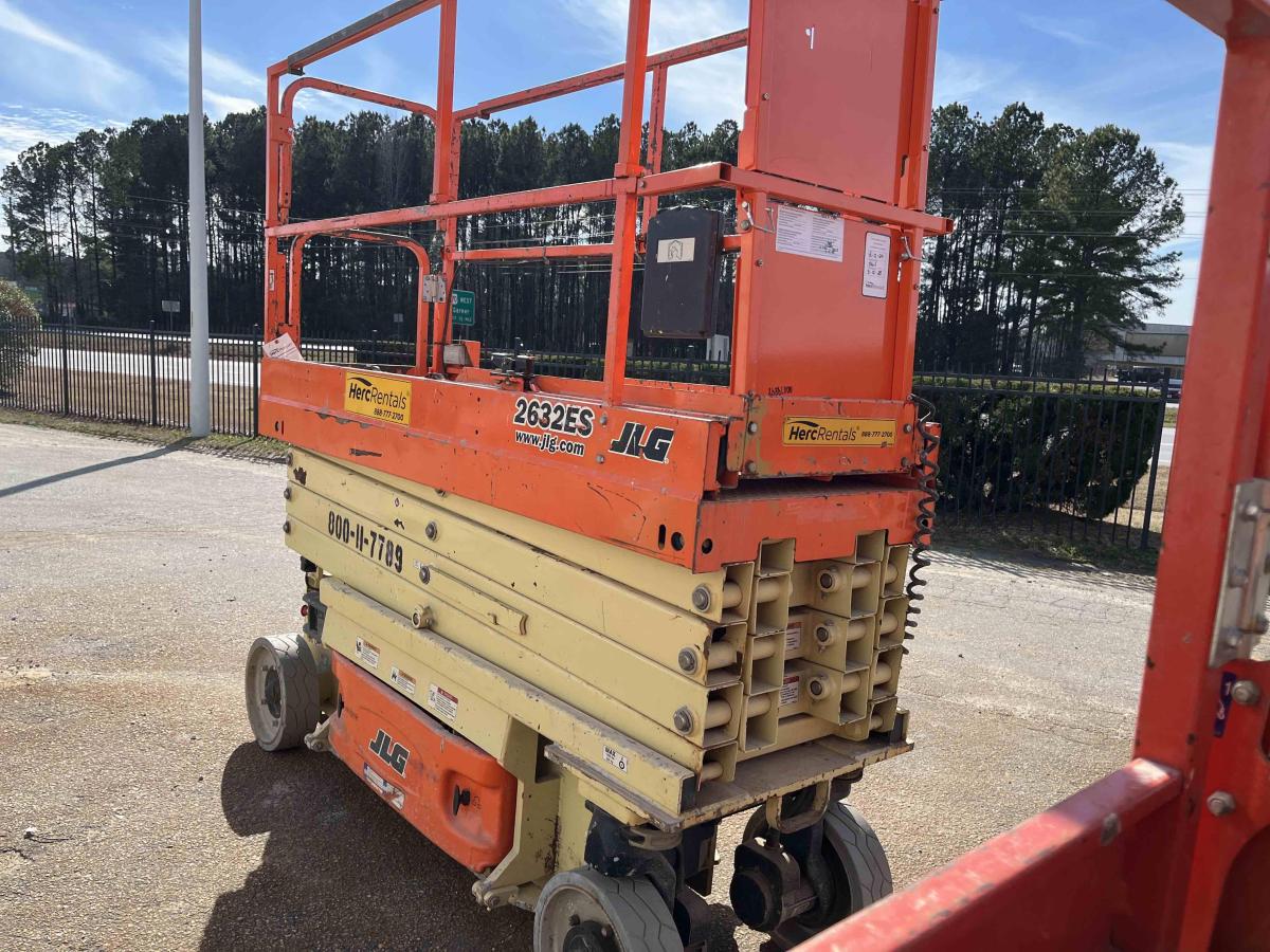 2016 JLG 2632ES