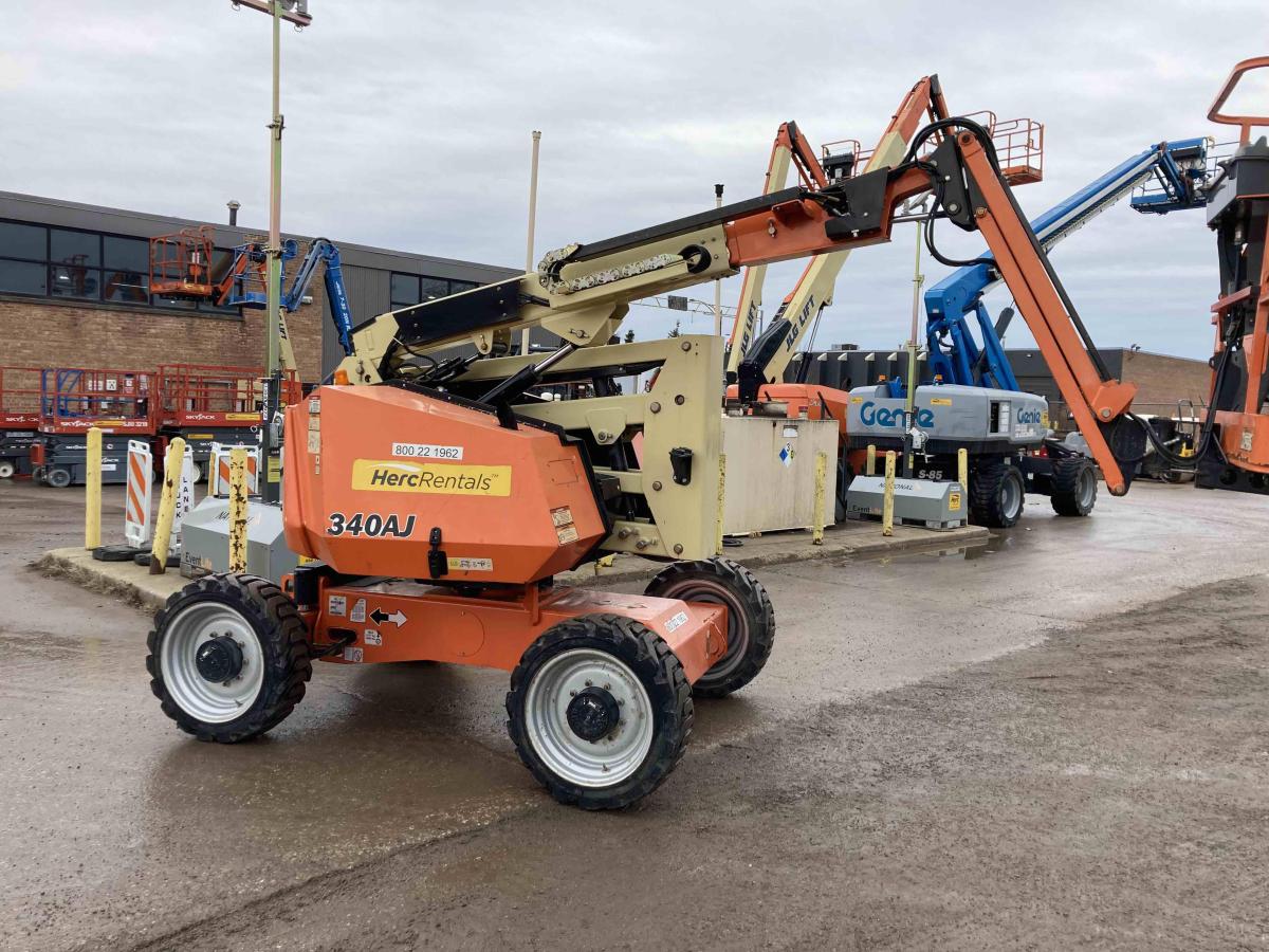 2018 JLG 340AJ
