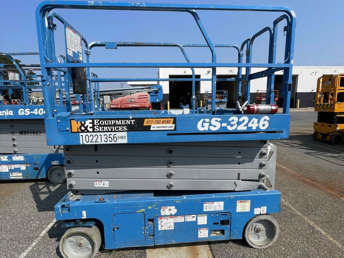 2017 Genie GS-3246-1