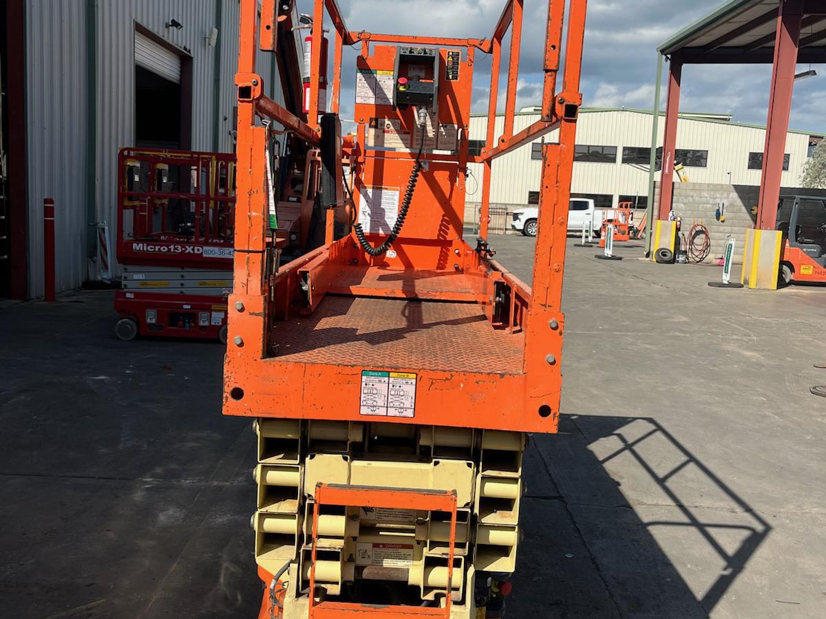 2018 JLG 2632ES