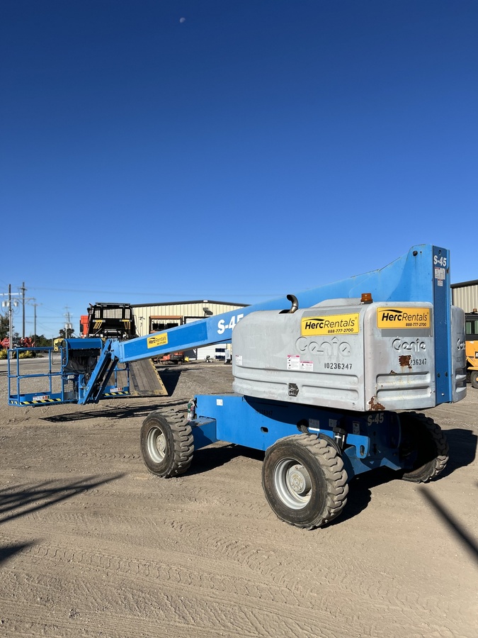 2018 Genie S-45